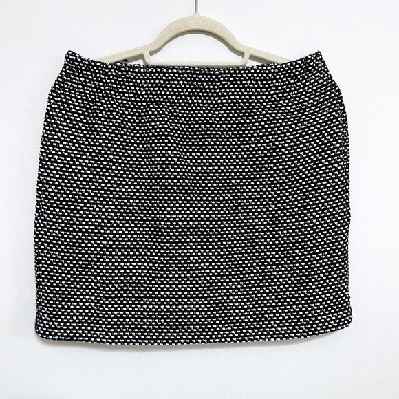 J. Crew Pencil Skirt in Warm Cozy Woven Fabric with Metallic Thread and Pockets - Picture 3 of 7